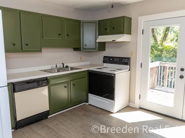 215 N Anderson St APT E, Morganton, NC 28655