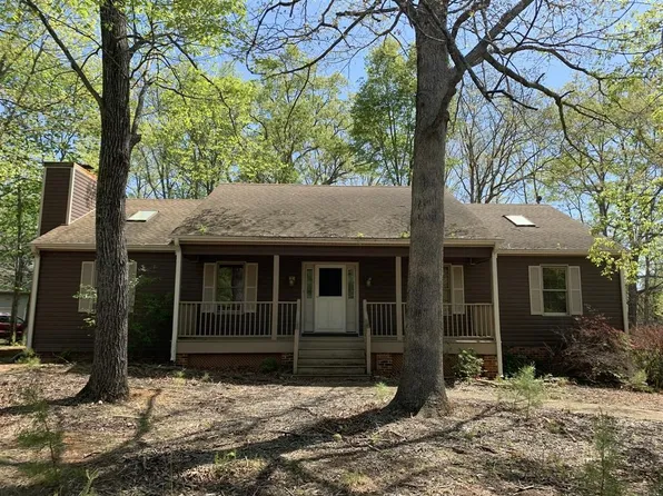 15 N Bearwood Dr, Palmyra, VA 22963