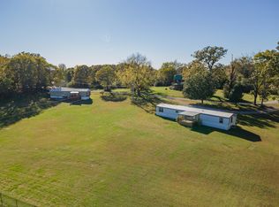 990 Community Rd, Nunnelly, TN 37137