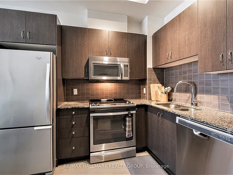 485 Richmond Rd #102 — Photo 11
