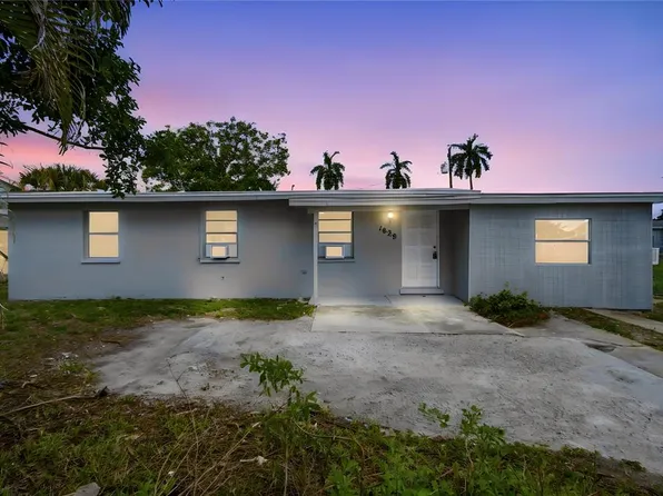 1629 Pawnee St, Fort Myers, FL 33916