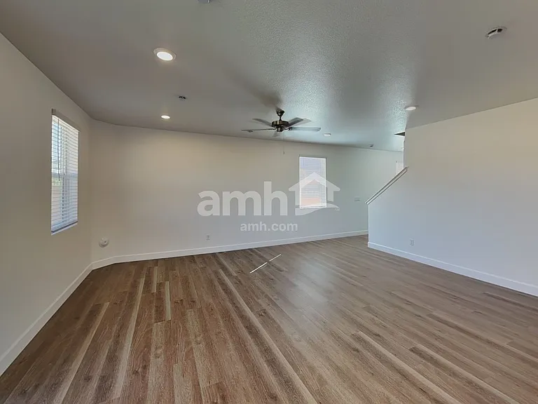 10072 Potomac St — Photo 7