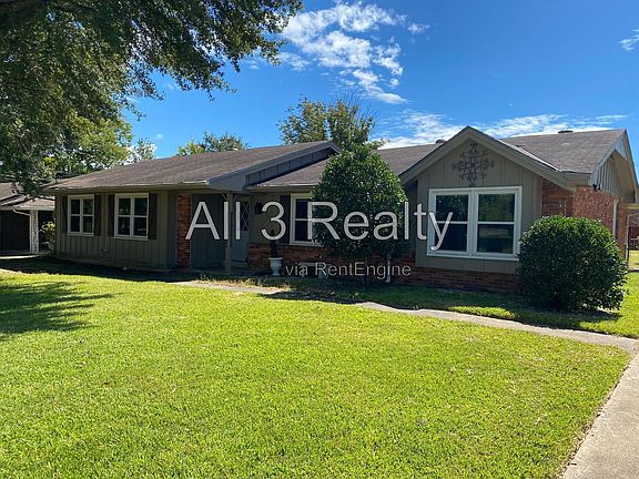 3rd image of 3012 Lansdowne Dr