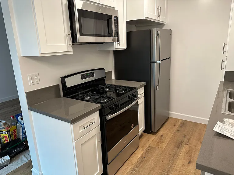 1328 Barry Ave #3 — Photo 10