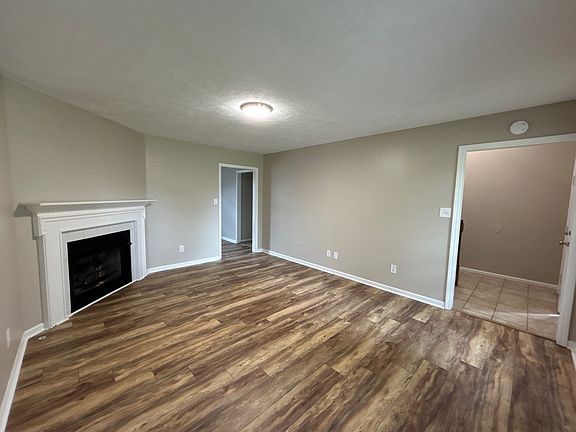 3rd image of 258 Pleasant Plains Rd