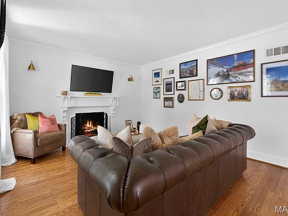 4th image of 952 Chelsea Ave