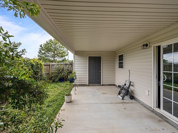 5th image of 517 A South Pointe Dr