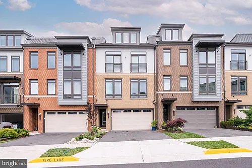 1521 Ribbon Limestone Ter SE Photo 1
