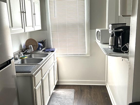 3rd image of 637 Oakland Ave #1