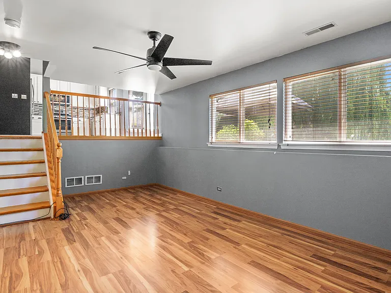 776 Chesterfield Ln — Photo 17