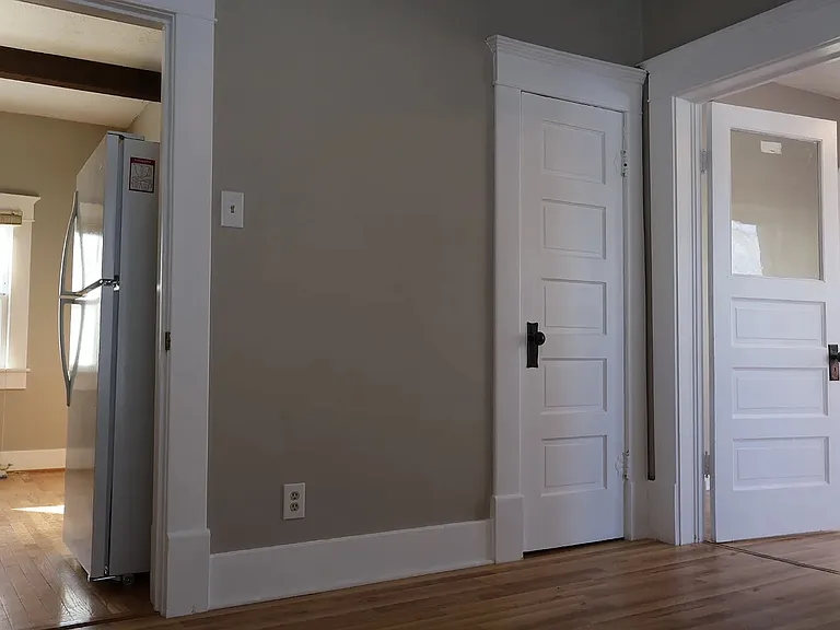 515 S Vine St — Photo 23