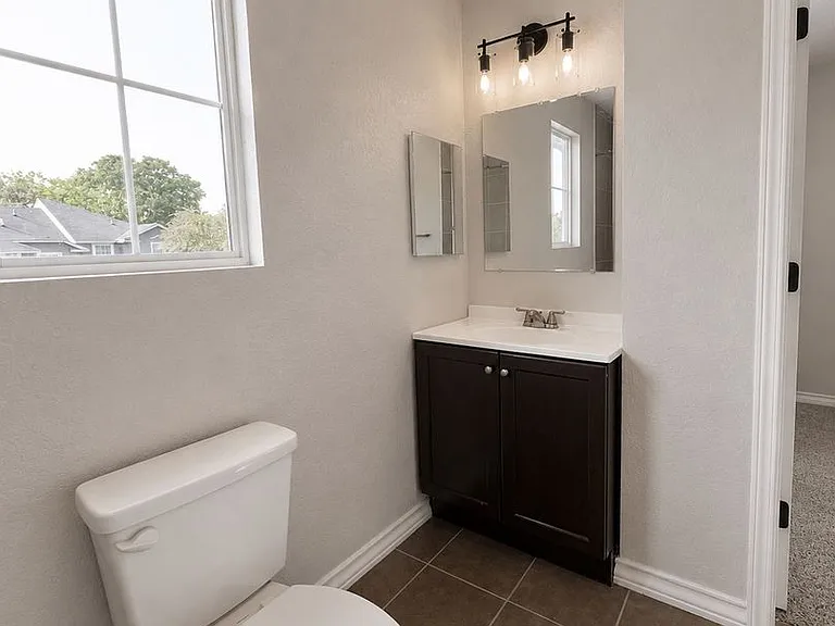 5016 Flipper Dr — Photo 13