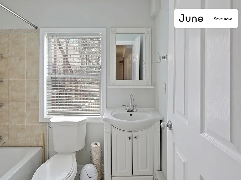 1334 Newton St NE — Photo 3