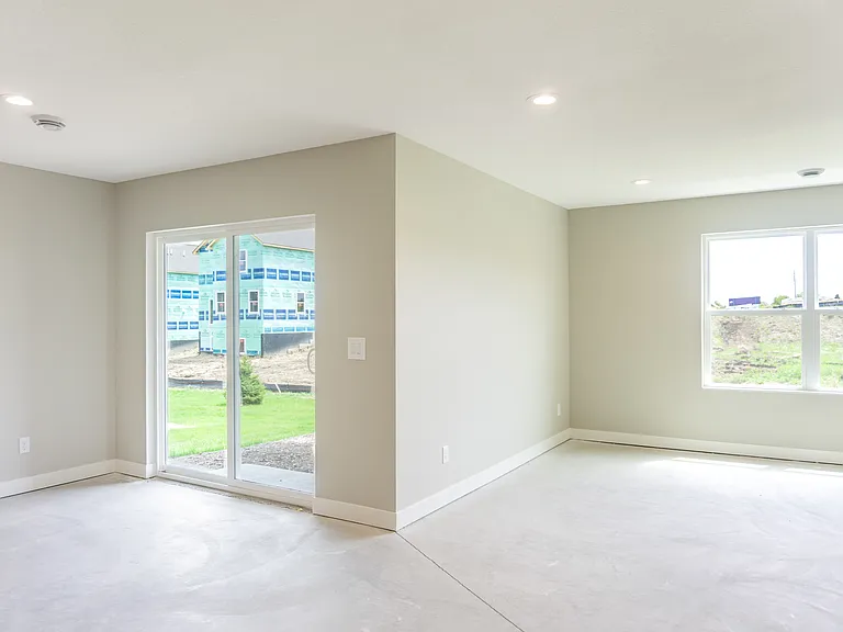 717 Winterberry Ln — Photo 42