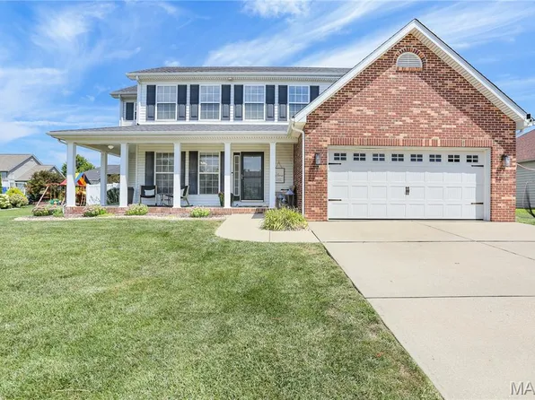 215 Ashford Dr, Glen Carbon, IL 62034