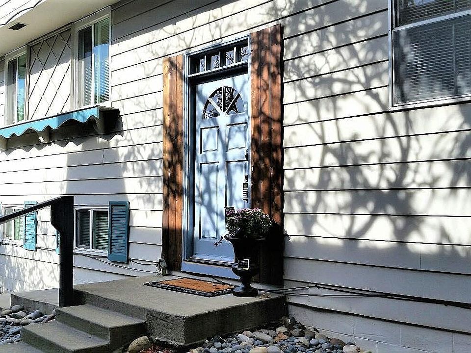 1st image of 722 Laurel Ave