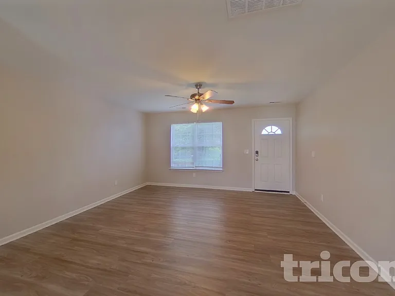 9514 Parkridge Dr — Photo 2