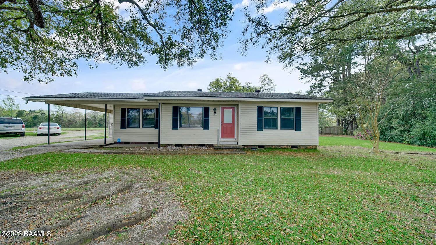 3 bed, 1232 sqft, $1,585 — Photo 1