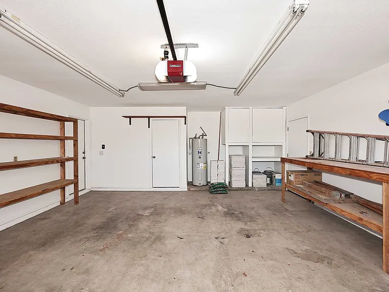 1627 E Redfield Rd — Photo 34