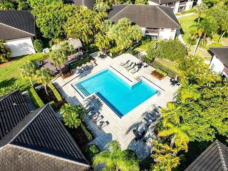 9240 Sabal Ridge Cir #B — Photo 18