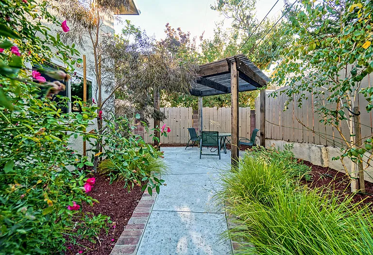 1220 Cortez Dr — Photo 3