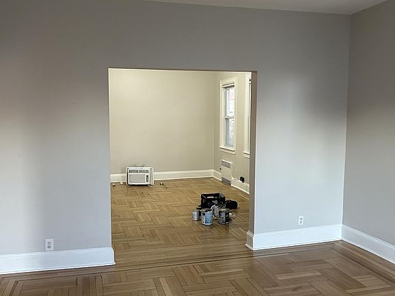 5th image of 55 E Walnut St #2