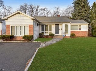 68 Warwick Cir, Springfield, NJ 07081