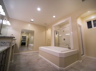 1335 N Terrace Ct, Visalia, CA 93291