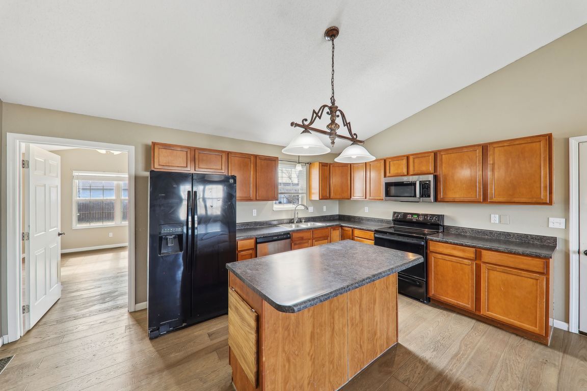 10534 Prairie Dr-010.jpg