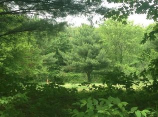 3 Leverett Rd, Amherst, MA 01002