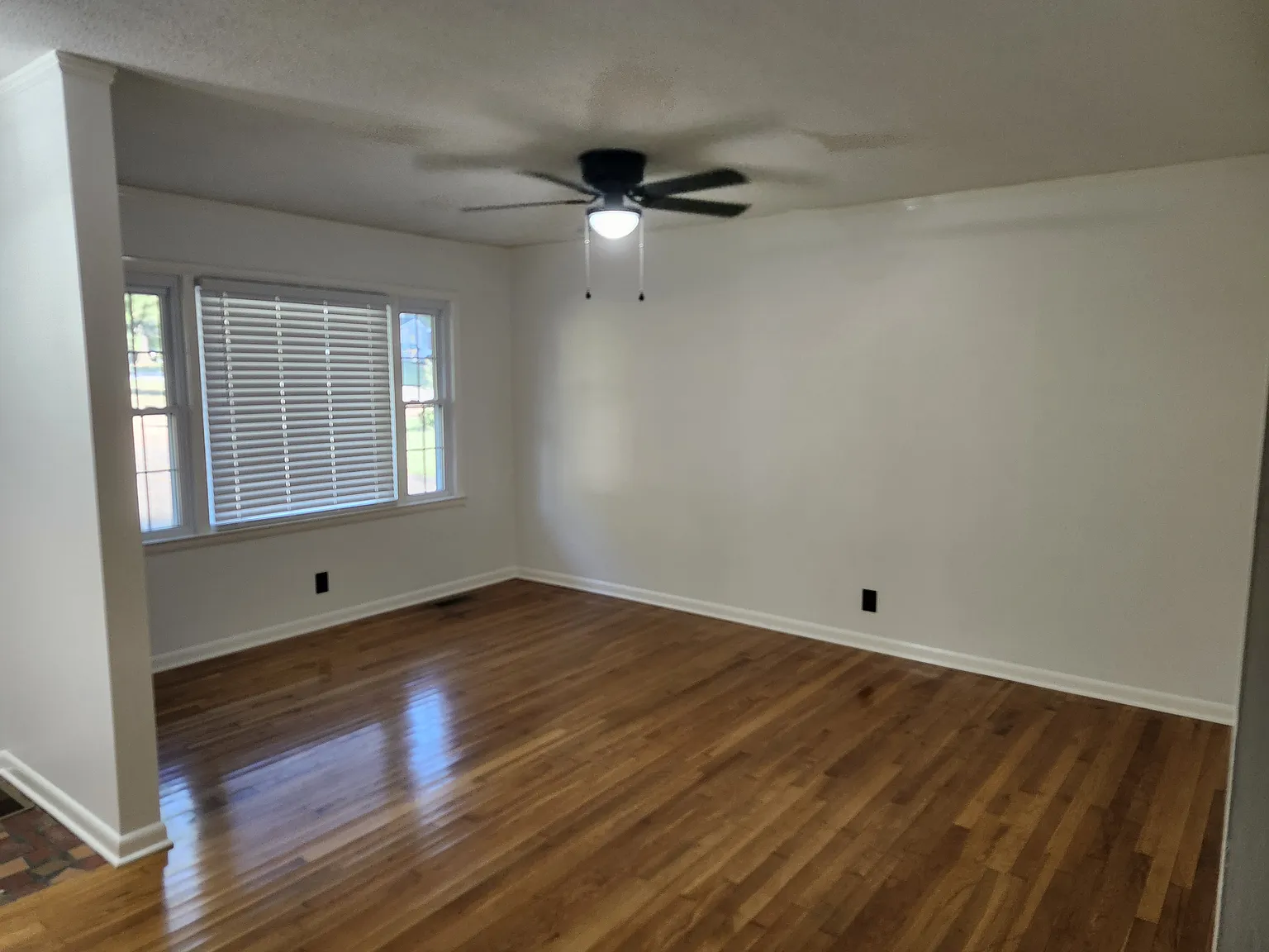 4 bed, 2468 sqft, $1,975 — Photo 4