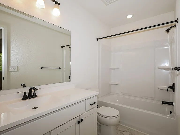 1625 Reagan Dr — Photo 17