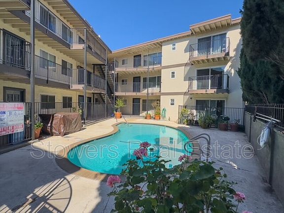 3rd image of 1743 Carmel Dr APT 23