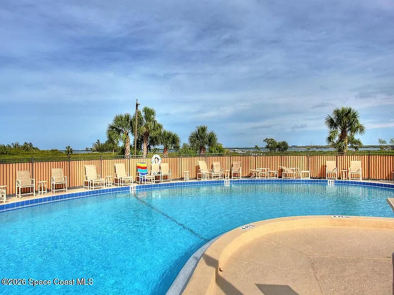 6240 Mirror Lake Dr #201 — Photo 27