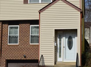 215 Ash Ln, Lafayette Hill, PA 19444
