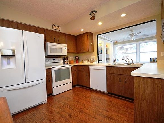 5th image of 5206 36th Avenue Dr W