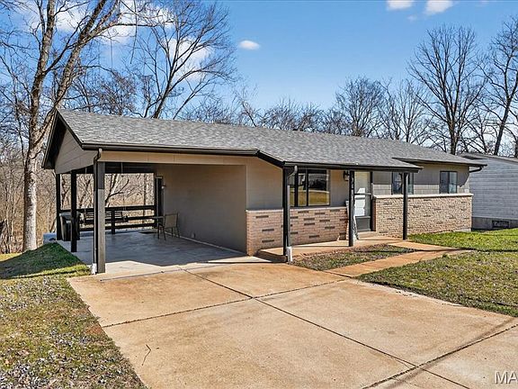2nd image of 3018 Nelson Dr