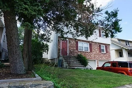 1044 Main St #2 — Photo 5