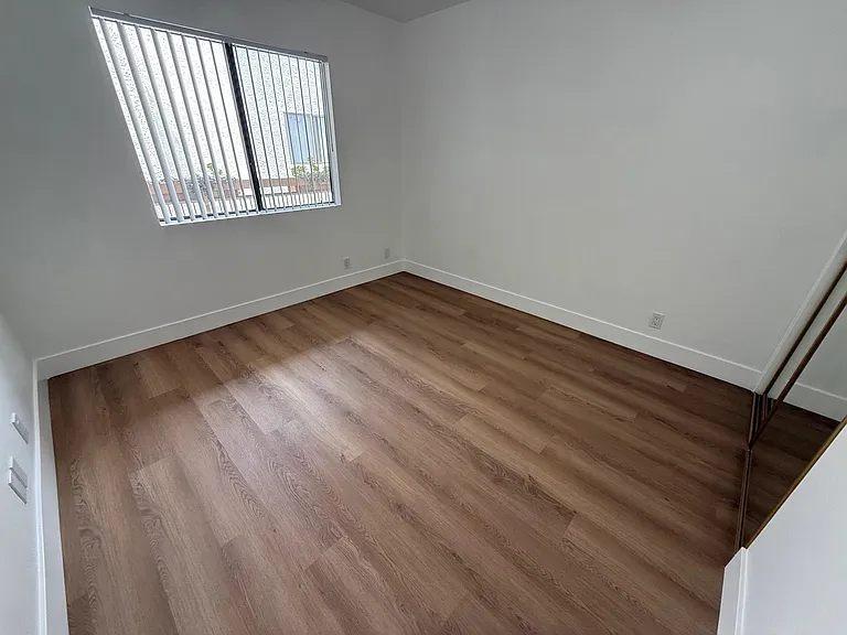 1321 N Vista St #305 — Photo 9