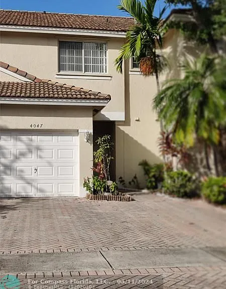 4047 NW 92nd Ave — Photo 1