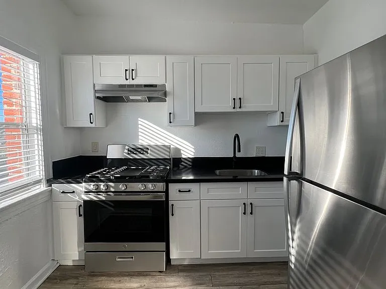 Wilton Way Apartments — Photo 21