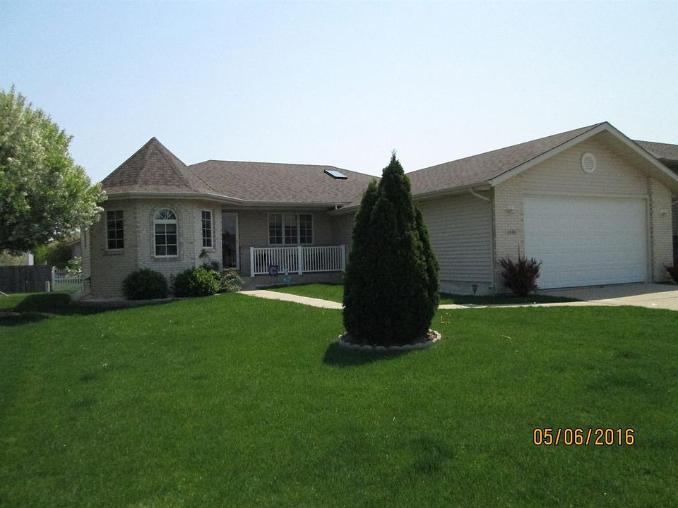 1st image of 1330 Glenn Dr
