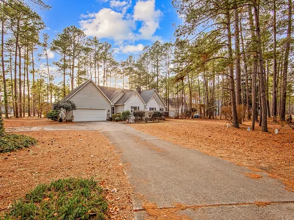 28900 Deercroft Dr, Wagram, NC 28396