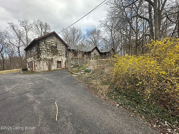 4th image of 2515 Woodside Rd