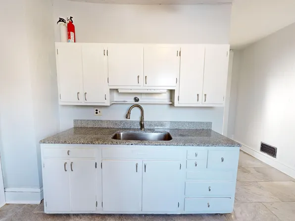 124 W 39th St #2E, Marion, IN 46953