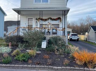 967 Carmalt St, Dickson City, PA 18519