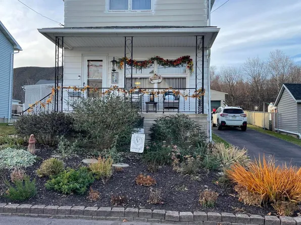 967 Carmalt St, Dickson City, PA 18519