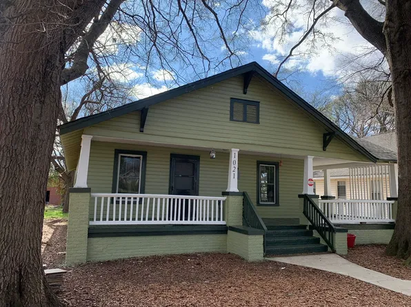 1021 Ambassador St, Charlotte, NC 28208