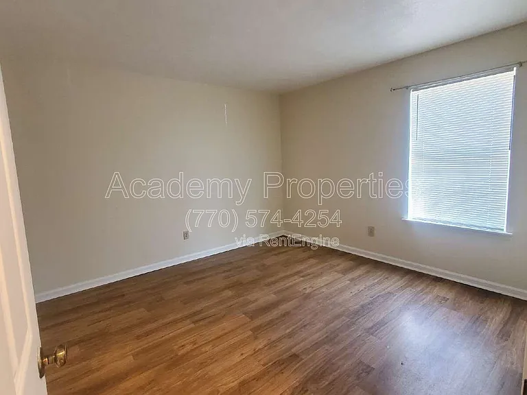 200 Sheraton Ct — Photo 10