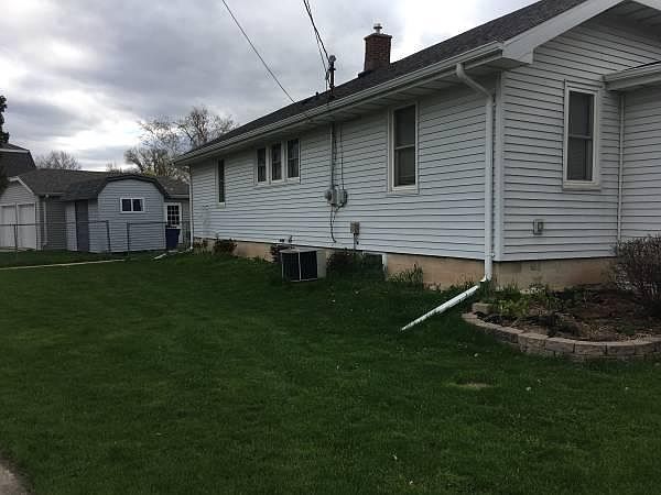 2nd image of 651 Paris St